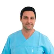 Dr. Hakkı İzmirli, Especialista en cirugía plástica, reconstructiva y estética en Estambul